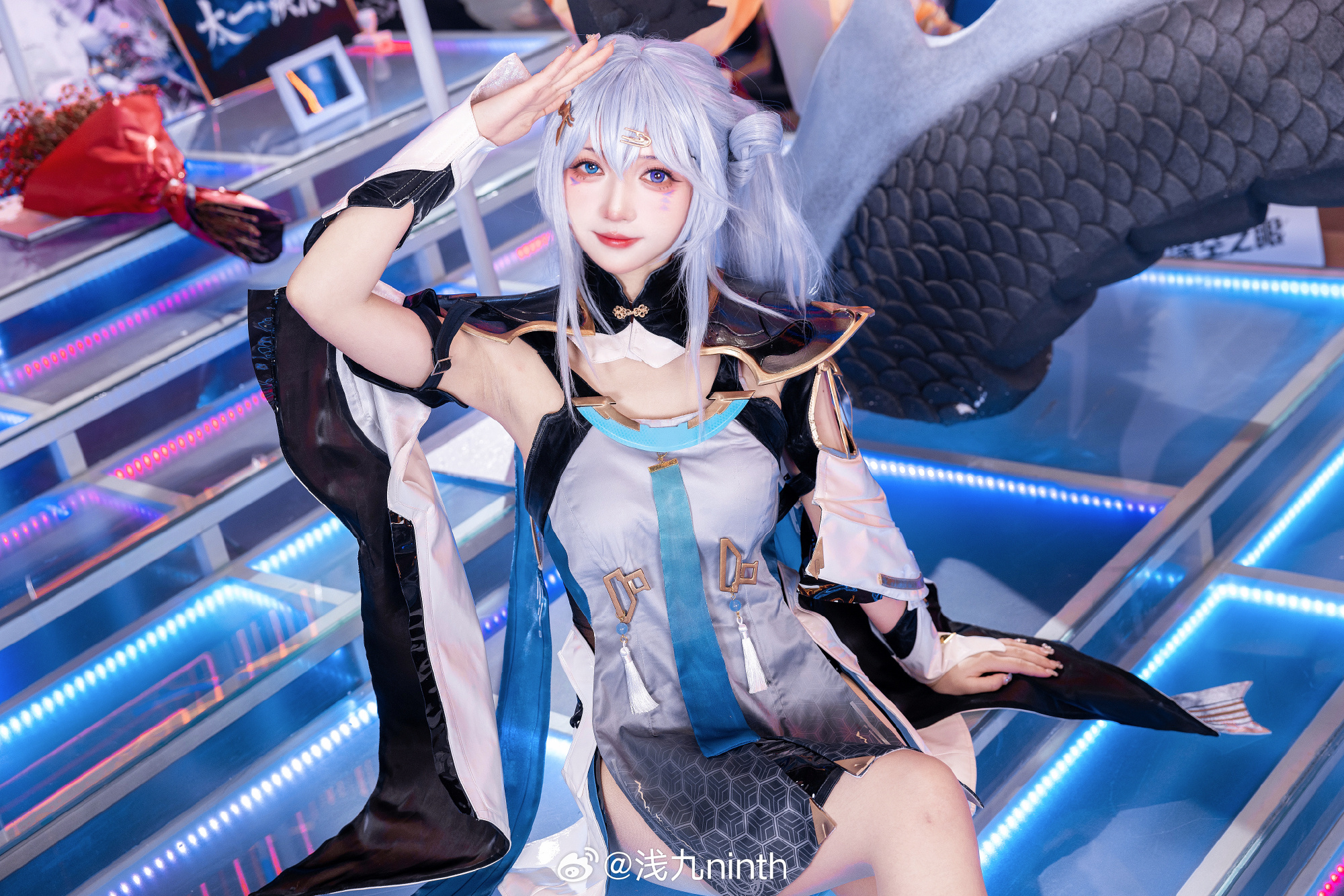 喜欢海，喜欢花，喜欢日出和日落，浪漫的年纪别活的太无趣