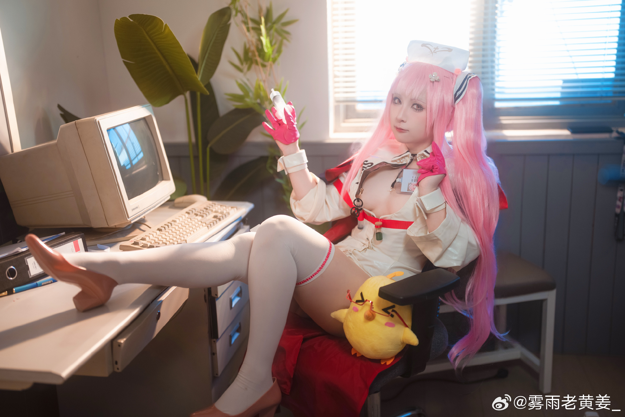 指挥官怎么又来了？嗯？你说今天是周一浑身不舒服