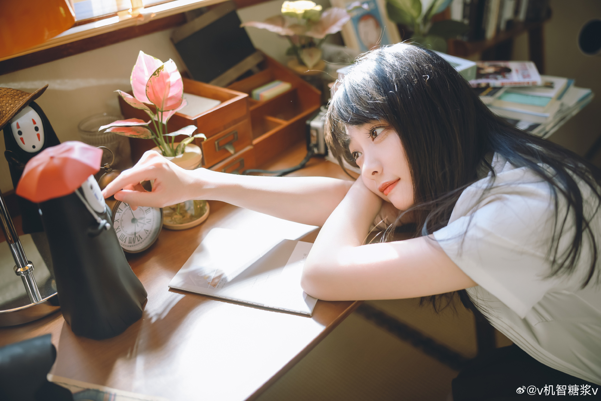 做自已的光，不需要太亮，足以挨过寒冬和黑夜就好