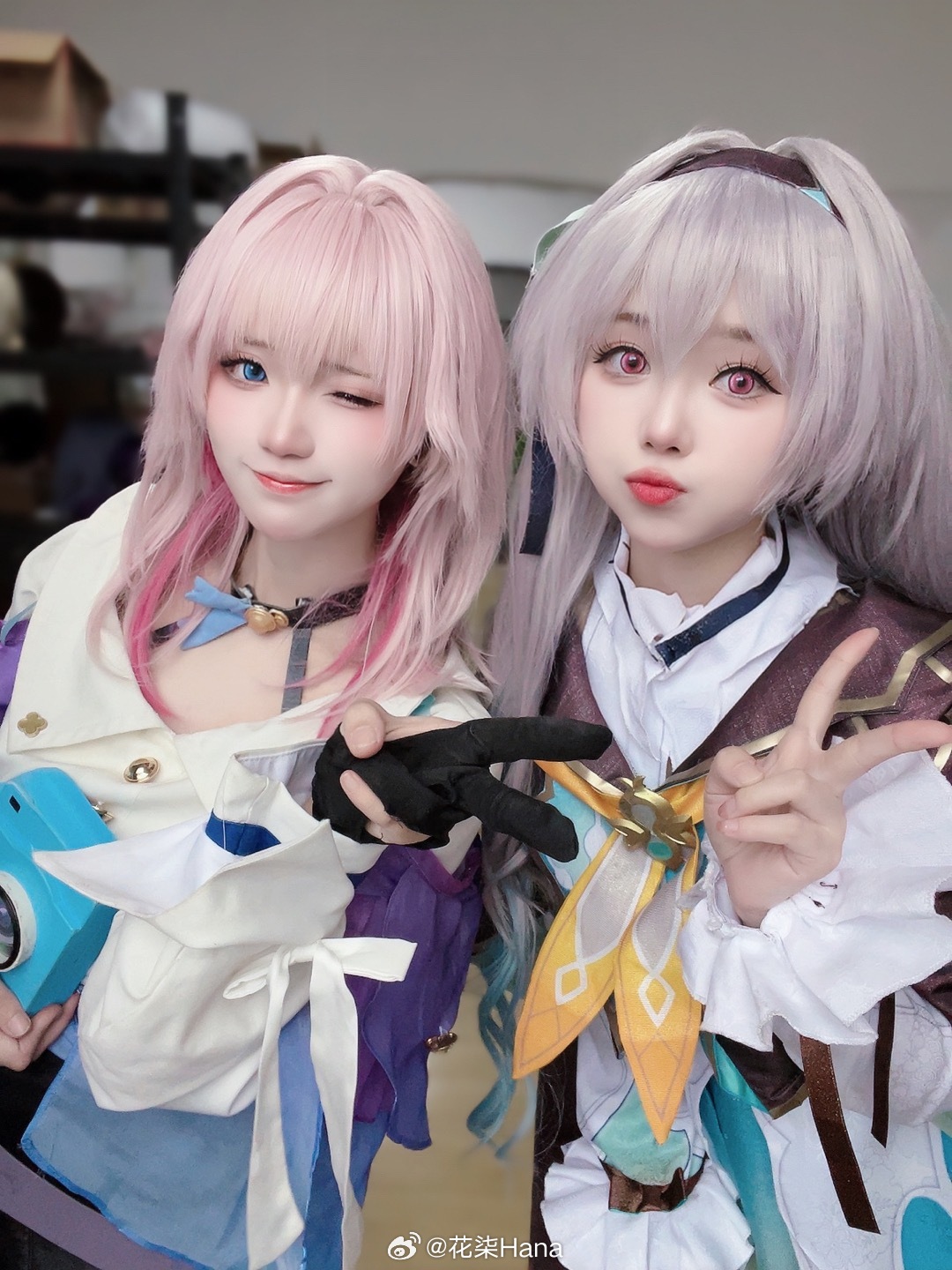 晚霞把窗户镀上了火，归来的人眼中就有了温度