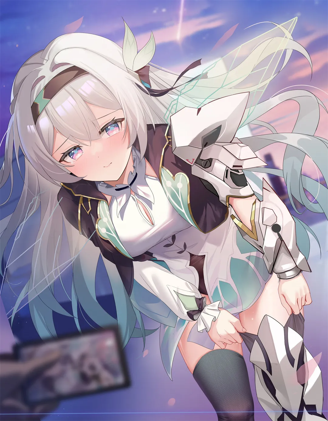 你透过车窗在看风景，山川湖泊和我都在看你