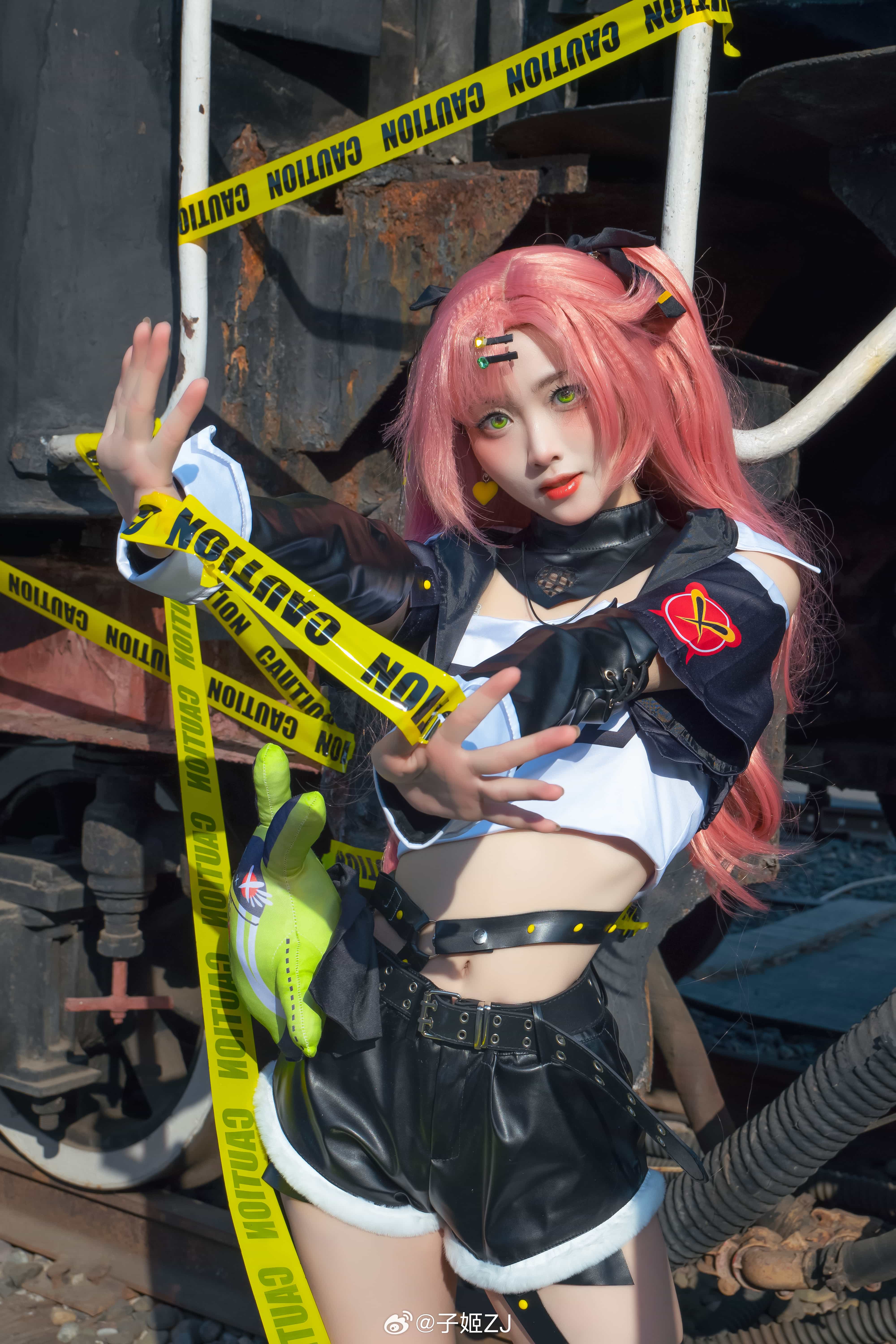 委托我的话,出场费很贵的哦~ 