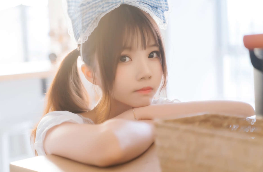 桜桃喵的《小娇妻》：温柔日常里的甜美幻想