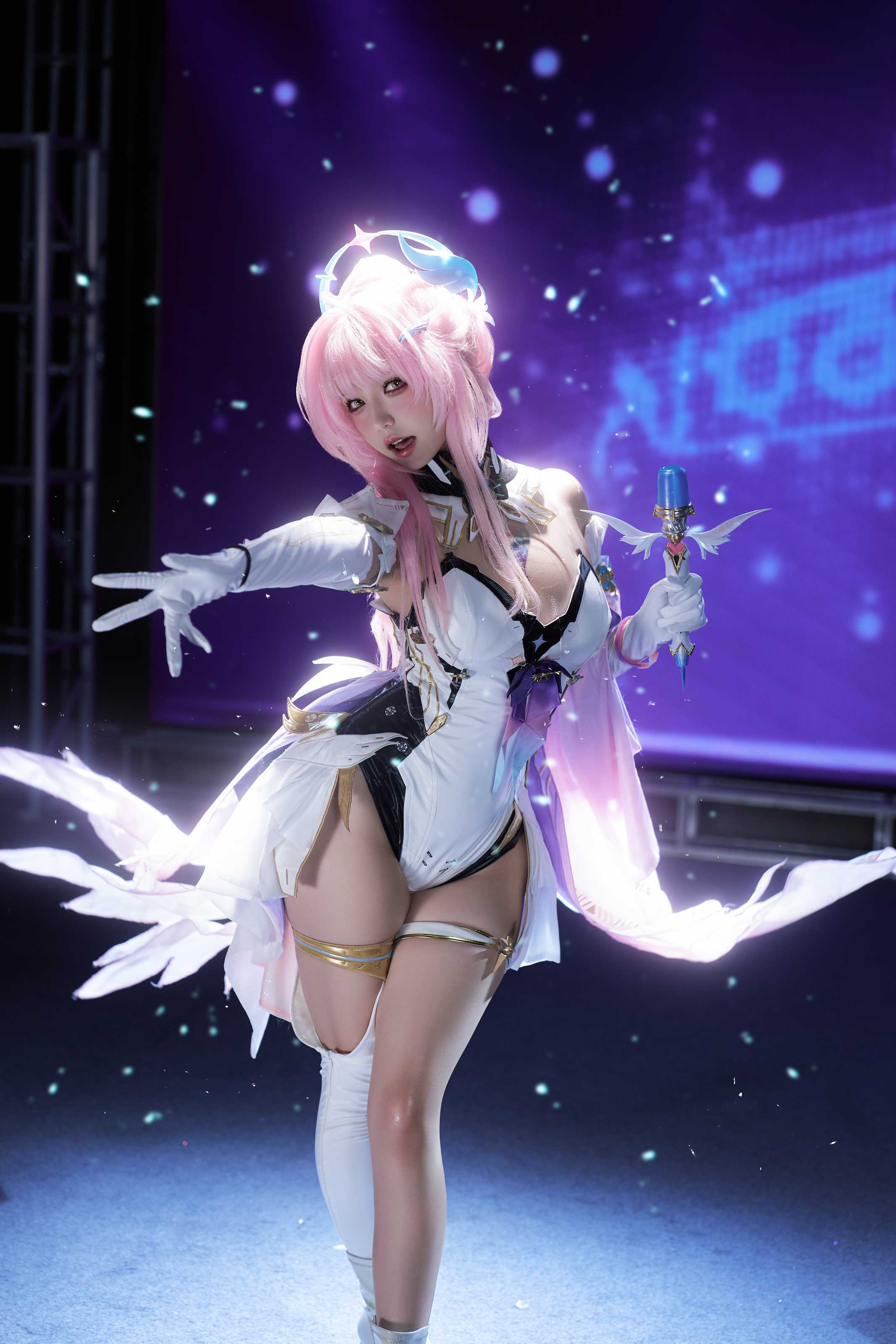 阿薰kaOri 鸣潮 爱弥斯,光影交织下的虚拟歌姬现实演绎全记录 - 预览图 4 阿薰kaOri 鸣潮 爱弥斯,光影交织下的虚拟歌姬现实演绎全记录 - 预览图 4